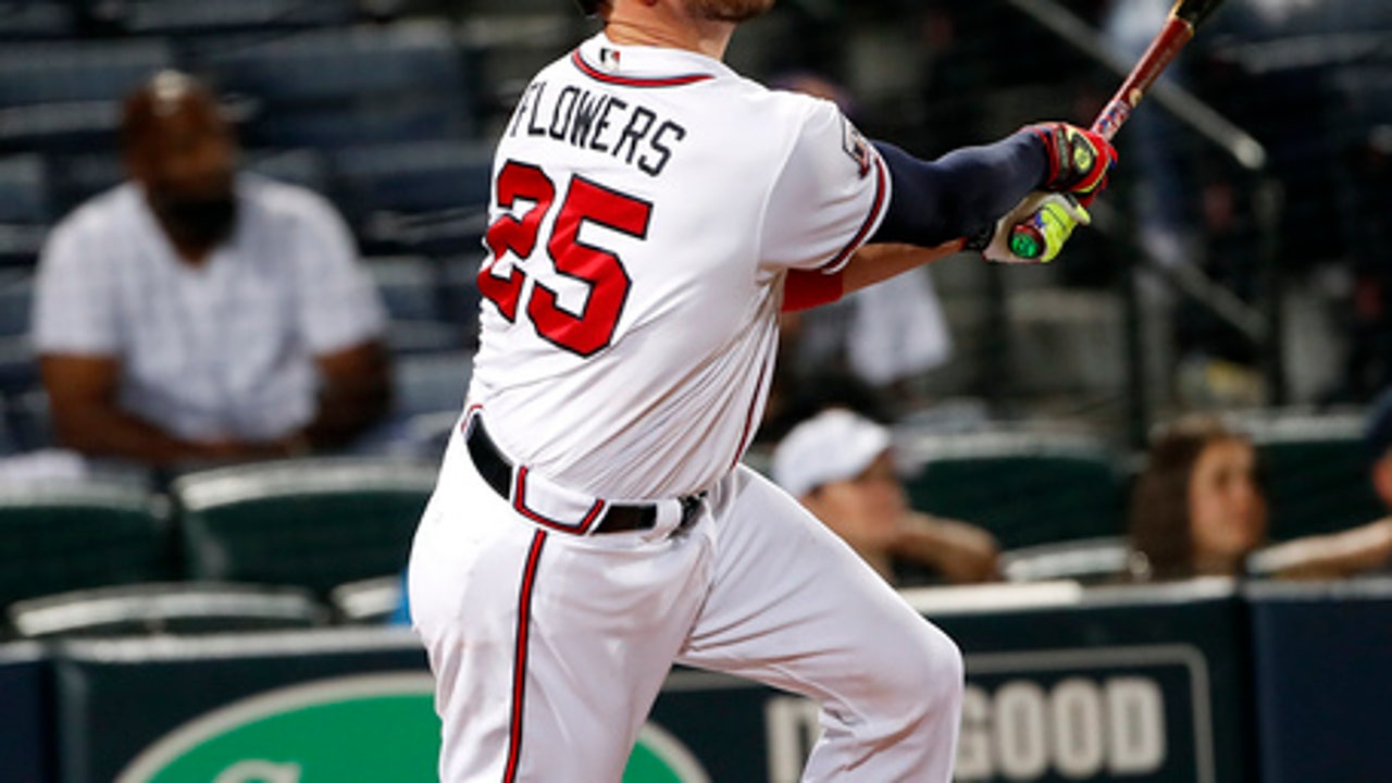 Freeman homers, extends streak; Braves beat Phillies 7-6